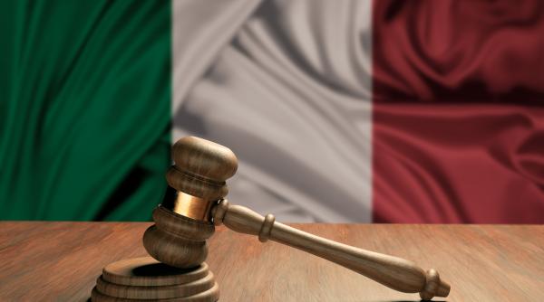 Îngrijitoare româncă, condamnată pentru crimă în Italia: l-a aruncat pe bătrânul pe care îl îngrijea din mașină