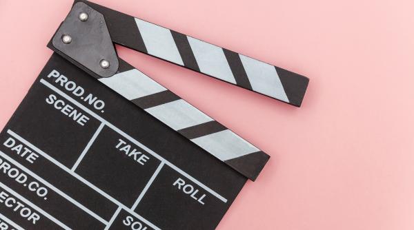 Regizorul Radu Jude, premiat cu „Ursul de Argint” la Berlin, pentru cel mai bun scenariu de film