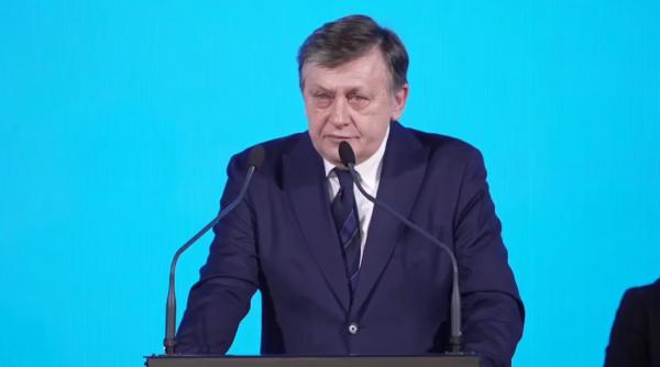 Crin Antonescu spune că România nu trebuie să trimită trupe în Ucraina