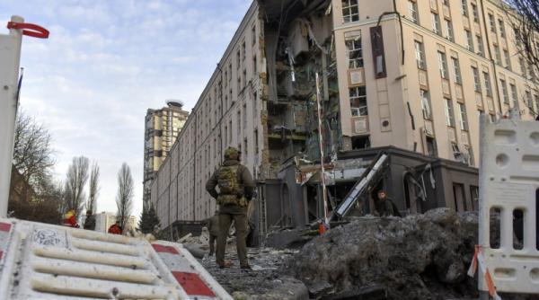 SUA oprește toate ajutoarele militare acordate Ucrainei