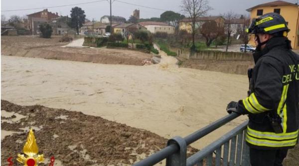 Cod roșu de furtuni și inundații în Italia. MAE, alertă de călătorie pentru români 