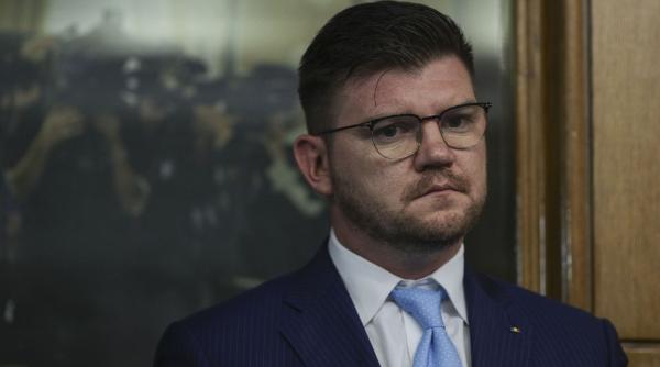 Anton Pisaroglu nu mai candidează la prezidențiale. Lansează „Mișcarea pentru Turul 2, Înapoi”