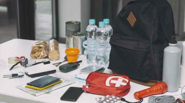 Cât costă trusa de urgență în caz de război recomandată de UE și ce trebuie să conțină