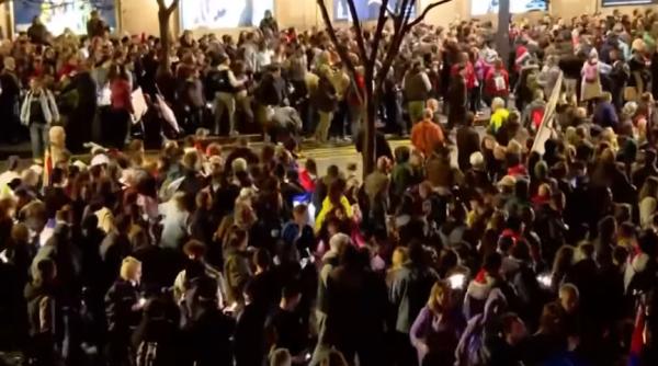 Experţi ai FSB-ului rus au ajuns la Belgrad pentru a ancheta folosirea tunului sonic împotriva manifestanţilor