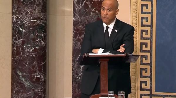 Discurs record în Senatul SUA: Senatorul democrat Cory Boker l-a criticat pe Trump timp de 25 de ore