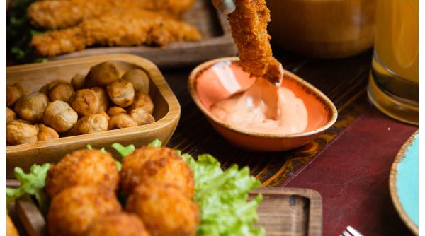 Un celebru lanț de restaurante cu aripioare de pui intră în falilment