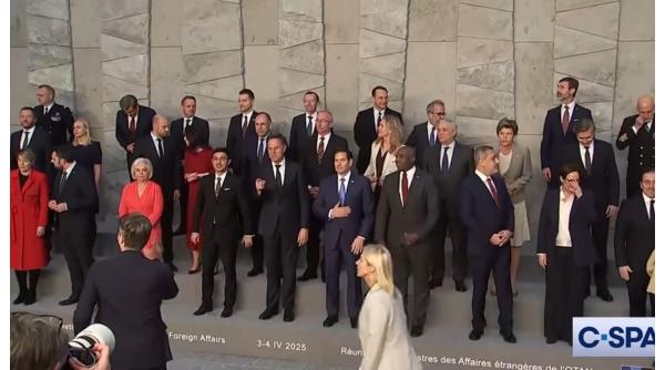 "Unde e România?" Emil Hurezeanu, gafă la NATO. Mark Rutte îl striga prin toată sala. Video