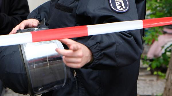 Austria a închis brusc mai multe puncte de trecere a frontierei. Autoritățile spun că luptă împotriva "celui mai periculos virus"