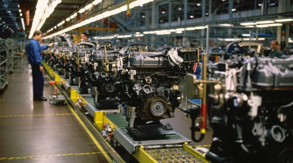 Volkswagen, decizie radicală. S-a răzgândit și nu mai trece pe motoare electrice