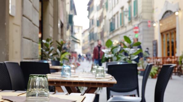 Un bar din Italia își taxează suplimentar clienții care înjură