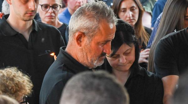 Doliu în comunitatea românească din Italia: sute de oameni l-au comemorat pe Alexandru, tânărul mort la numai 20 de ani