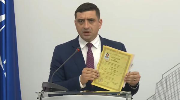 Războiul dintre Simion și Nicușor, faza pe diplome. Simion a venit cu documentele la el: "Am și eu diplome. Sunt autentice" - VIDEO