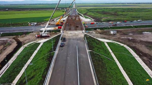 "Autostrada-muzeu": 40 de kilometri din A7 nu se pot folosi pentru că muncitorii au greșit sudurile. "CNAIR merge pe burtă"