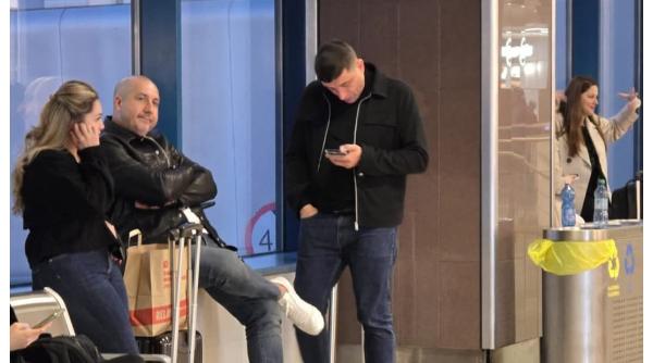 George Simion, fotografiat în aeroportul Otopeni, luni dimineață. Unde pleacă liderul AUR? 