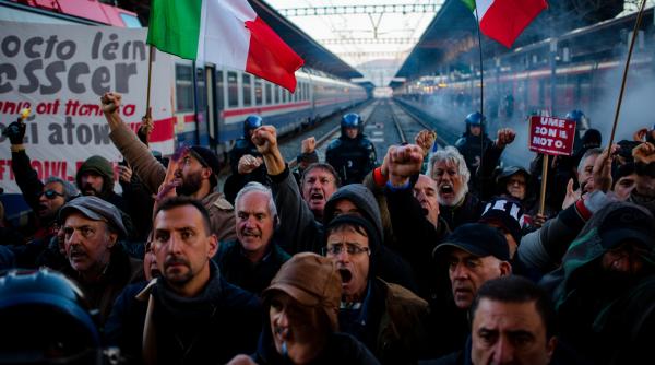 Grevă în Italia. Toată țara, paralizată. Transporturile blocate, școlile afectate