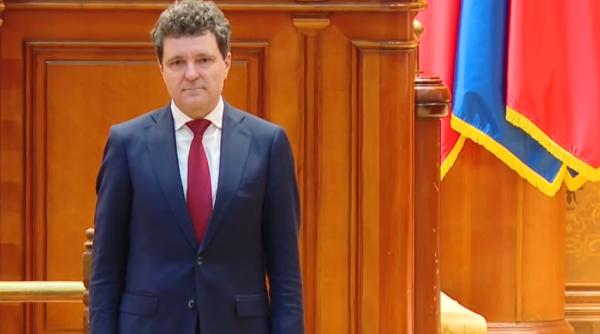 Nicuşor Dan a depus jurământul în Parlament și a devenit al cincilea președinte ale României după Revoluție - LIVE VIDEO