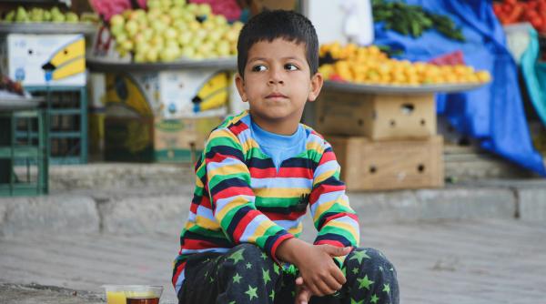 Paradoxul sărăciei în Spania: unul din patru oameni trăiește cu lipsuri grave, deși datele oficiale indică o scădere