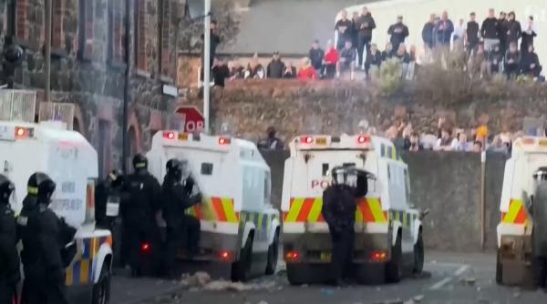 Mărturii cutremurătorare ale românilor din Irlanda de Nord, terorizați de revolte: "Copiii mă întreabă de ce suntem atacați" / "Ne mutăm"