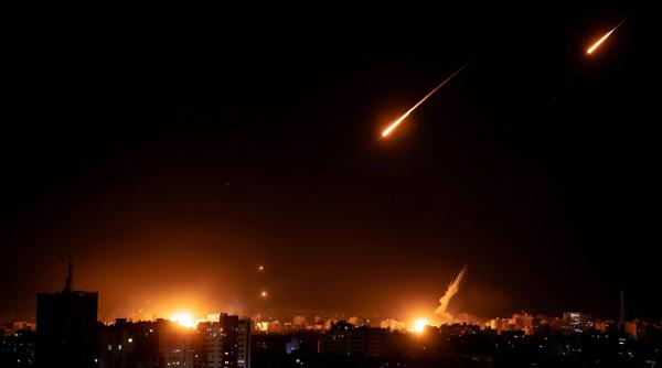 Iranul se răzbună și bombardează Israelul. SUA participă la apărarea Tel Avivului