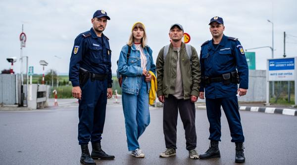 Un cuplu, el ucrainean, ea româncă, prinși cu 1.4 milioane de dolari, lipiți de corp, la intrarea în România 