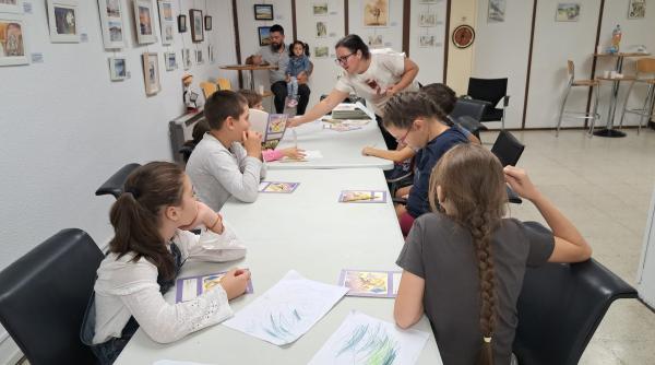 Sondaj: 8 din 10 români din străinătate cred că limba română e ignorată în școlile din diaspora