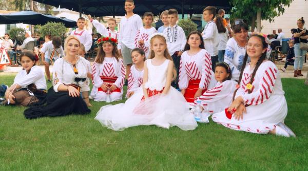 De la manuale cărate cu valiza, la clase pline de copii: Școala Românească din Cipru, locul unde dorul de țară prinde glas (partea 1)