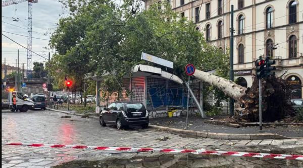 Nordul Italiei, lovit de o furtună puternică. O femeie a murit în Milano, inundații și sute de intervenții ale pompierilor