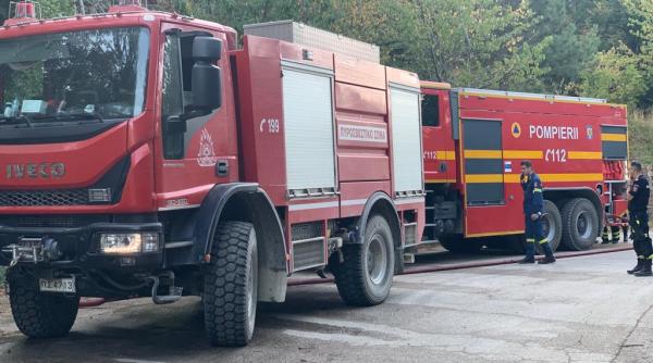 Pompieri români, dislocaţi în Franţa. Participă la stingerea unui incendiu forestier în Narbonne