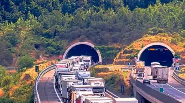 Grav accident în tunelul A1 din Florența: trei morți, doi răniți grav, trafic blocat pe autostradă