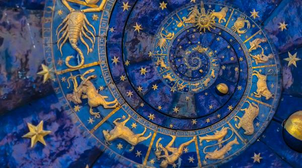 Horoscopul zilei de luni, 21 iulie: Zodiile care încep săptămâna cu noroc, bani și surprize în dragoste