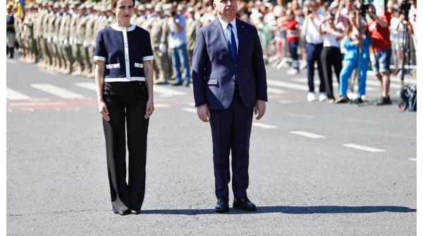 Gata cu "țeparii" de la programările consulare. Oana Țoiu anunță documente gratuite și alte măsuri importante pentru românii din diaspora