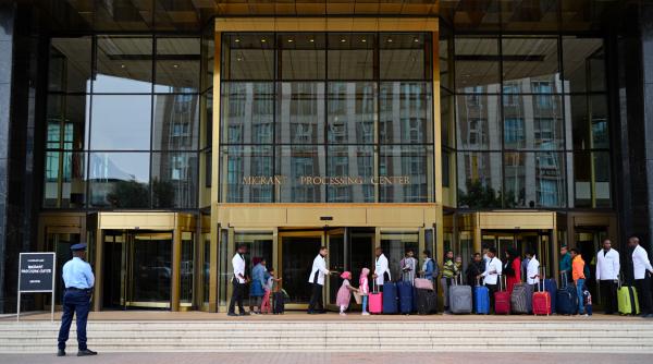 Hotel de lux transformat în centru pentru migranți. Turiștilor li s-au anulat rezervările