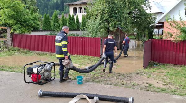 Inundațiile au făcut prăpăd în Neamţ: 243 gospodării afectate; aproape o mie de persoane au fost evacuate