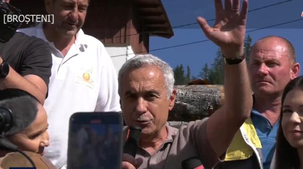 Operațiune eșuată. Călin și Cristela Georgescu au plecat din Broșteni după câteva ore în care mai mult s-au filmat și au blocat zona 