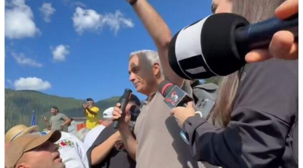 Călin Georgescu propune ca familiile din Broșteni să fie adoptate: "E singura soluție"