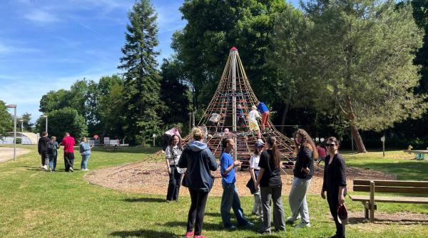 "România văzută prin natură, artă și cultură". O experiență lingvistică unică pentru copiii de la École Roumaine de Paris