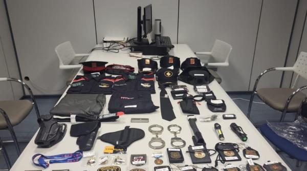 Femeie, arestată în Spania după ce a jefuit mai multe secții de poliție. Oamenii legii au rămas fără cătușe, legitimații și bani