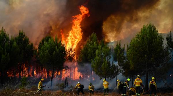 Incendiul de pădure din Spania a scăpat de sub control și amenință mari orașe din zonă 