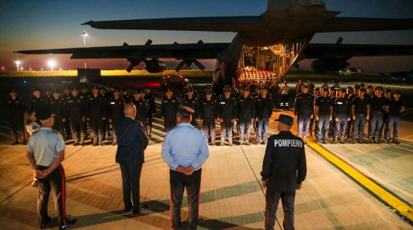 51 de pompieri români au plecat în Spania pentru a ajuta la stingerea incendiilor care fac ravagii în mai multe regiuni