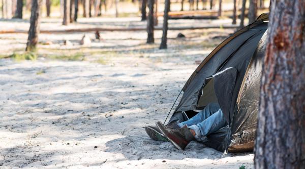 De la muncă pe stradă: mii de est-europeni, inclusiv români, ajung anual fără adăpost în Germania