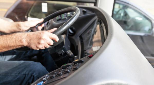 Prins în Italia după ce a condus 18 ore fără pauză. Șofer român, amendat cu 5.900 de euro