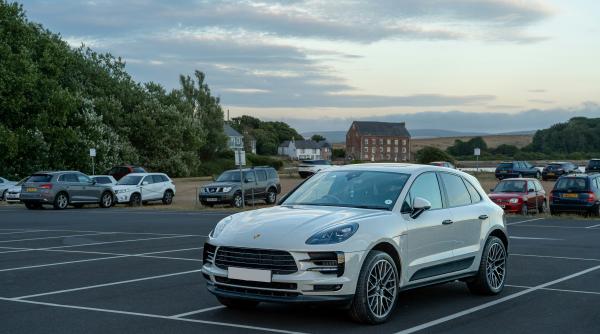 Noua escrocherie din Spania care golește buzunarele șoferilor. Poliția avertizează românii: nu acceptați ajutor!