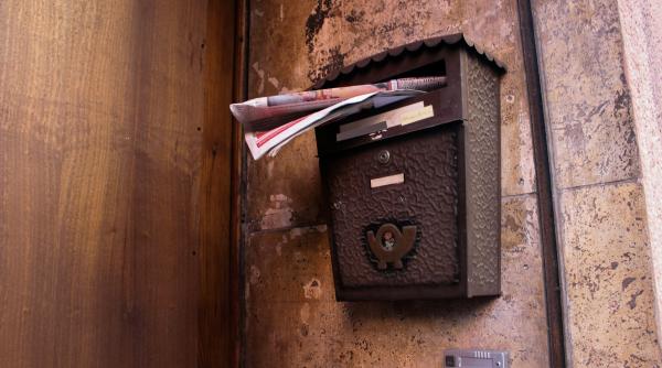 Cutia poștală, capcana escrocilor din Germania - noua metodă de fraudă care lovește românii