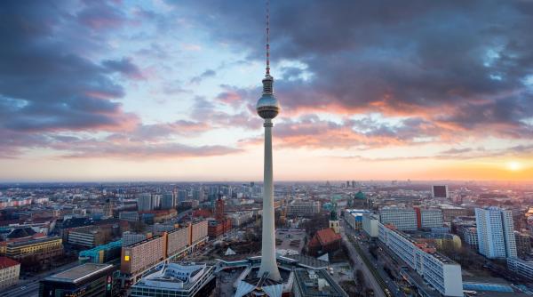 Pană masivă de curent în Berlin: 50.000 de locuințe afectate. Poliția investighează un posibil atac