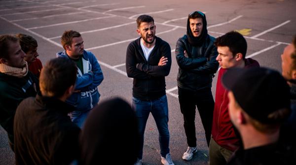 Muncitori români din Elveția, chemați de patron să-și primească salariile restante. Ce au primit, de fapt: a venit și poliția 