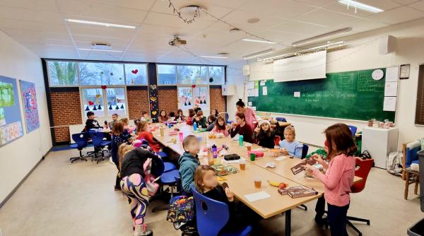 Profesorii și voluntarii din diaspora: eroi invizibili ai identității românești