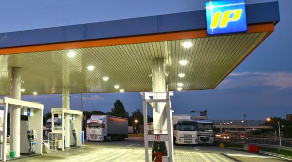 O companie controlată de Azerbaidjan a preluat una dintre cele mai mari reţele de benzinării din Italia