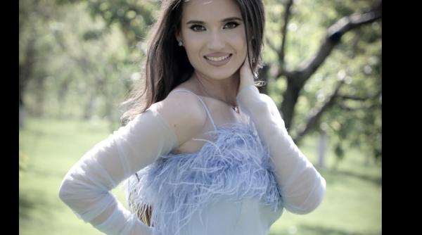 Ea e tânăra de 29 de ani care a murit după ce a născut într-un spital privat din Constanța. Medicii spun că Mădălina a refuzat inițial internarea