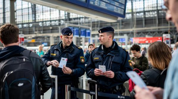 Germania adoptă o lege importantă: Polițiștii vor putea verifica toate persoanele din gări, chiar și fără suspiciuni