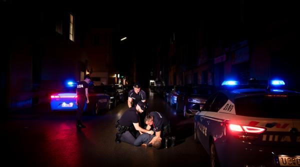 Un spărgător român din Italia i-a uimit și pe polițiști. Abia scăpat de urmărire la o spargere, a fost prins la alta, în aceeași seară, în plină acțiune